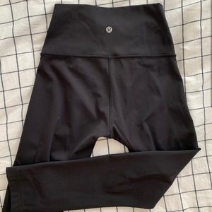 lululemon 25” size 4 black leggings